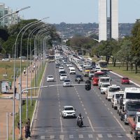 Caminhoneiros fazem protesto contra a alta no preço dos combustíveis na Esplanada dos Ministérios.Antonio Cruz/Agência Brasil