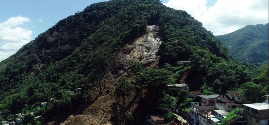 Imagens de drone das áreas de deslizamento de encosta em Petrópolis, em decorrência das fortes chuvas que atingiram, a região serrana do Rio de Janeiro
