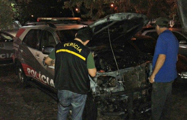 carro_incendiado_materia