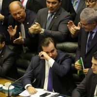 O presidente da Câmara, Rodrigo Maia, durante comemoração da aprovação do  texto-base da reforma da Previdência na Câmara dos Deputados