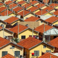 numero-de-domicilios-com-familias-morando-de-favor-cresce-7-economia-estadao