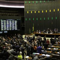 O Plenário da Câmara dos Deputads, começa a votar os destaques da Medida Provisória 881/19, que estabelece garantias para a atividade econômica de livre mercado, impõe restrições ao poder regulatório do Estado, cria direitos de liberdade econômica e regula a atuação do Fisco federal.