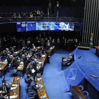 Plenário do Senado Federal durante sessão deliberativa ordinária. nnÀ mesa:nsenador Eduardo Gomes (MDB-TO); npresidente do Senado Federal, senador Davi Alcolumbre (DEM-AP); nsenador Roberto Rocha (PSDB-MA); nsenador Veneziano Vital do Rêgo (PSB-PB).nnFoto: Roque de Sá/Agência Senado