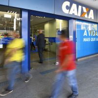 Caixa Econômica Federal inicia hoje (13) a liberação do saque de até R$ 500 em contas do Fundo de Garantia do Tempo de Serviço (FGTS).