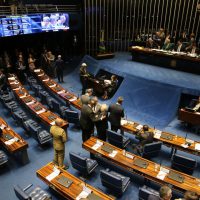 Presidente do Senado, Davi Alcolumbre, preside sessão de votação do PL 1645/19 que trata da reestruturação da carreira e aposentadoria dos militares.