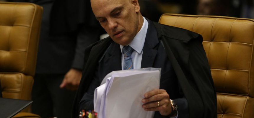 O ministro Alexandre de Moraes, durante sessão de julgamento sobre limite para compartilhamento de dados fiscais