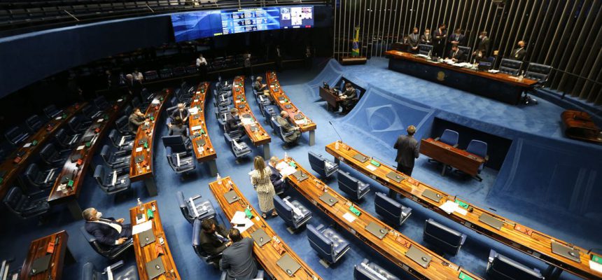 Plenário do Senado Federal durante sessão deliberativa ordinária semipresencial.