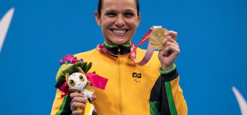 carol_santiago_ouro_medalha