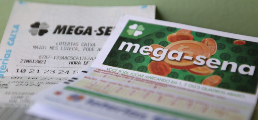 Bilhetes de aposta da mega-sena.