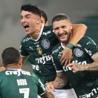 O jogador Zé Rafael, da SE Palmeiras, comemora seu gol contra a equipe do C Athletico Paranaense, durante partida válida pelas finais, volta, da Recopa Sul-Americana, na arena Allianz Parque. (Foto: Cesar Greco)