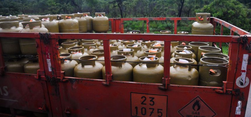 botijão de 13 quilos de gás de cozinha