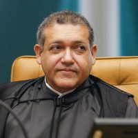 Ministro Nunes Marques durante sessão solene de posse no STF.
