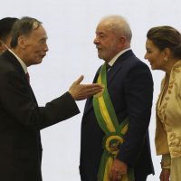 Presidente Lula desfila no Rolls-Royce acompanhado da primeira-dama Janja, do vice-presidente Geraldo Alkmin e Lu Alkmin