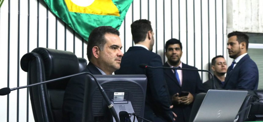 simao-preside-sessao-3