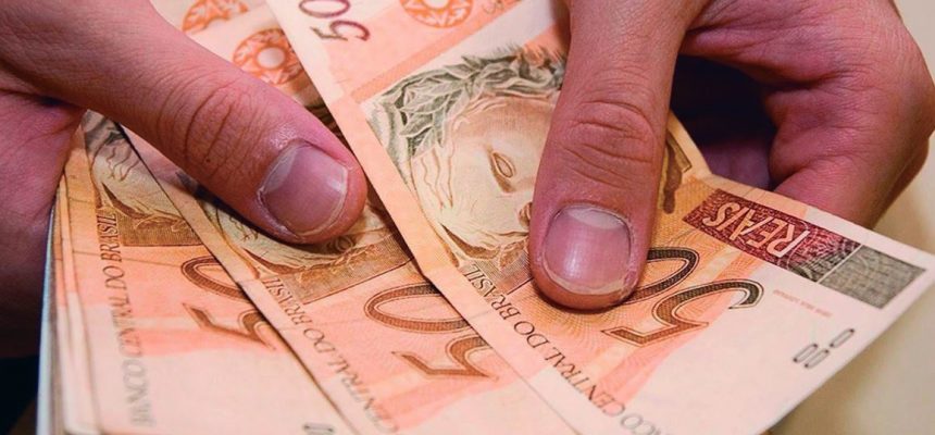 politica-bolsonaro-salario-minimo-r-998-r-1006-1764028041